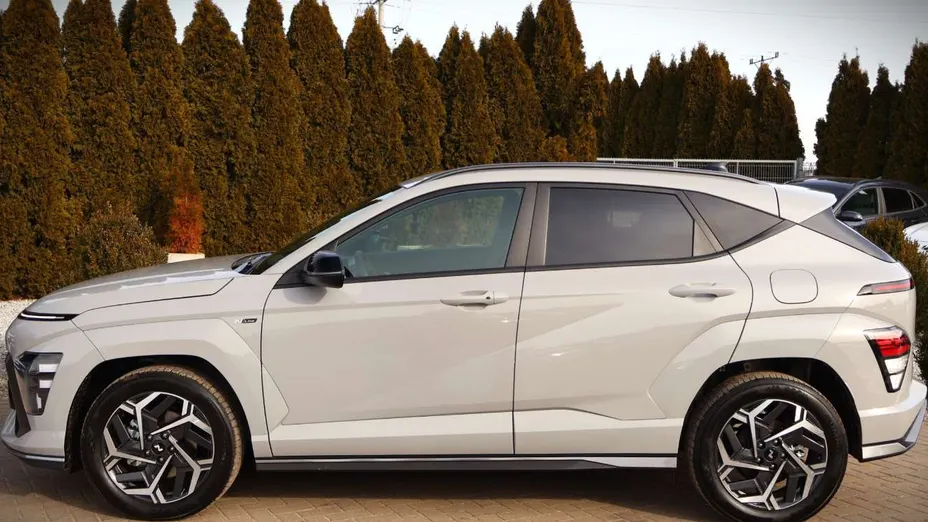 HYUNDAI Kona -