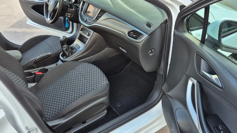 OPEL Astra -