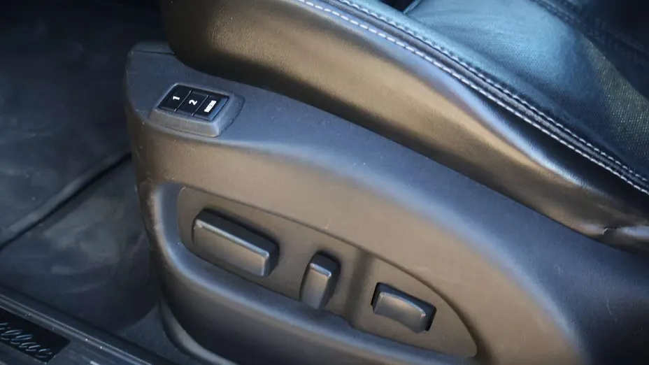 CADILLAC SRX -