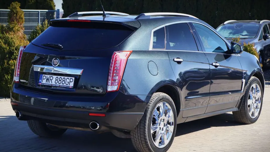 CADILLAC SRX -