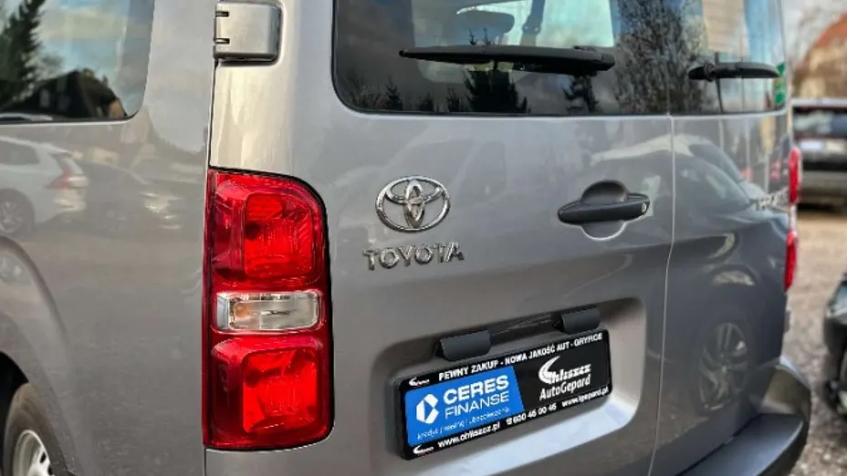 TOYOTA Proace -