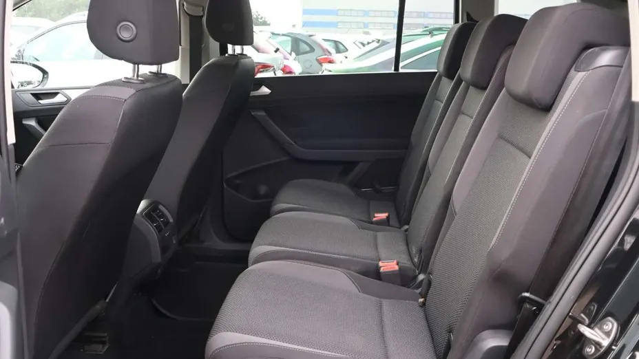 VOLKSWAGEN Touran -