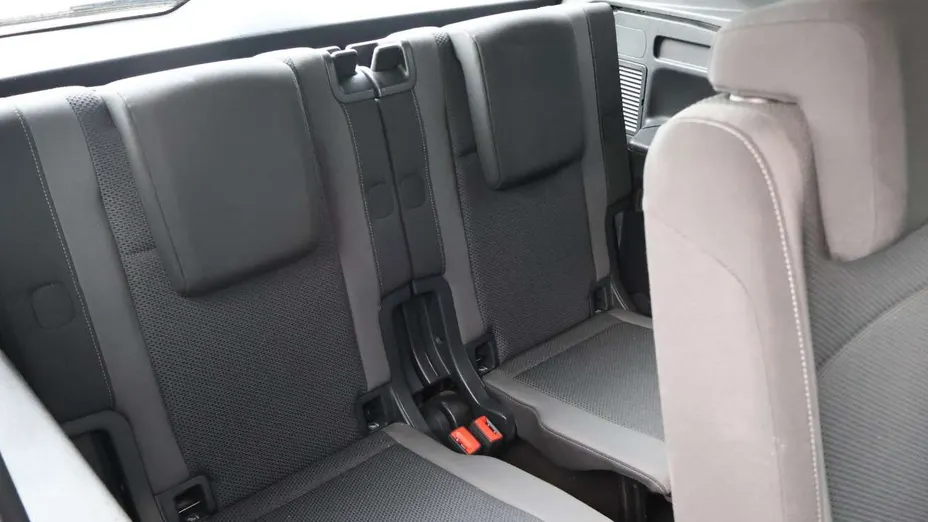 VOLKSWAGEN Touran -