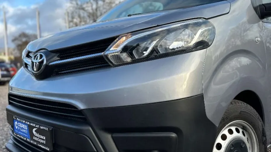 TOYOTA Proace -