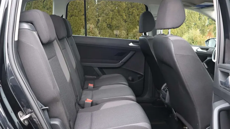 VOLKSWAGEN Touran -