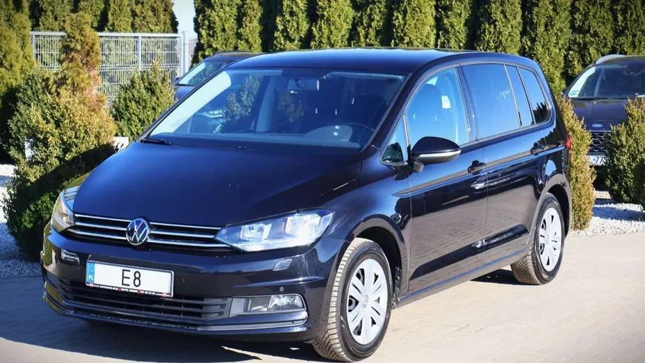 VOLKSWAGEN Touran -
