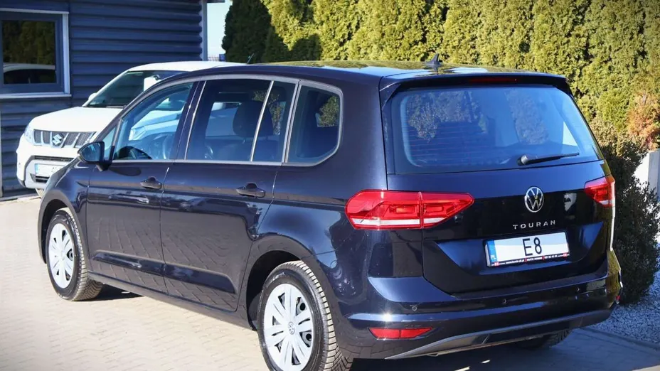 VOLKSWAGEN Touran -