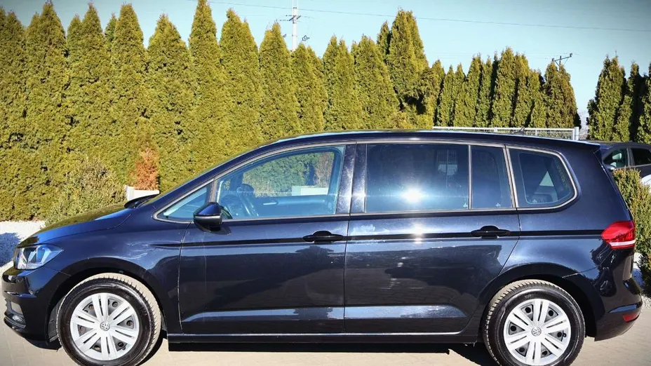 VOLKSWAGEN Touran -