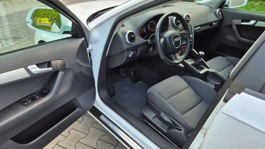 AUDI A3 Sportback -
