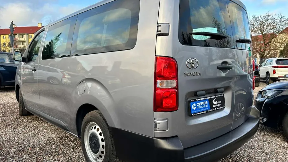 TOYOTA Proace -