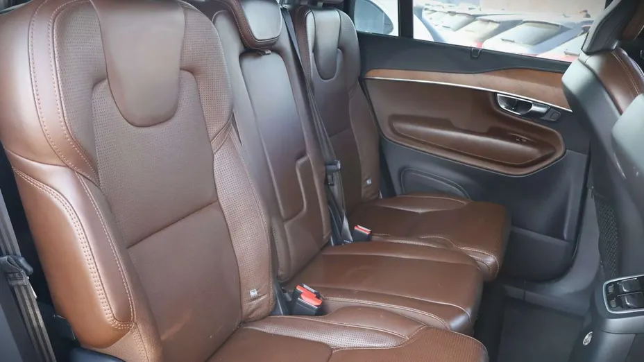 VOLVO XC90 -