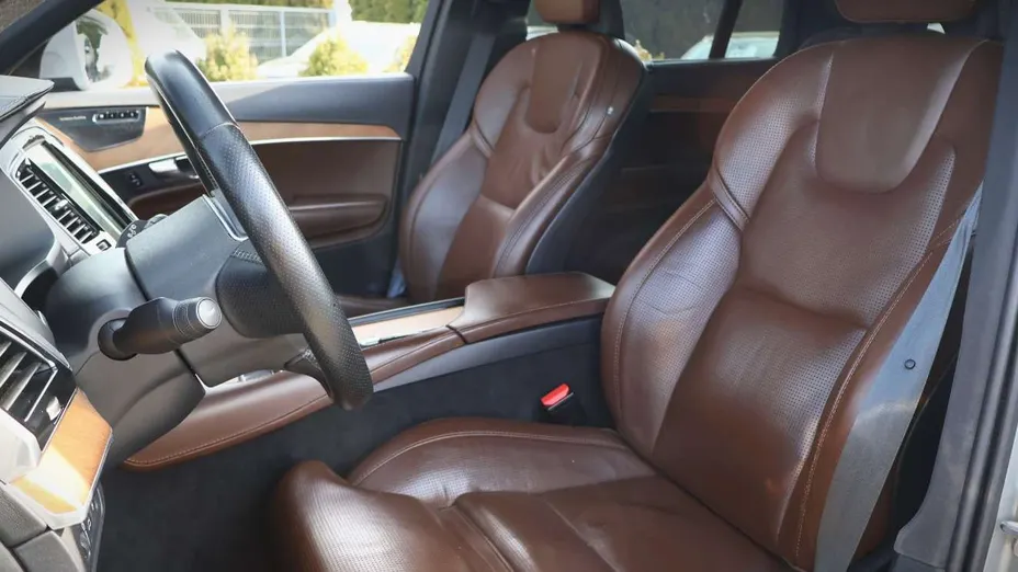 VOLVO XC90 -