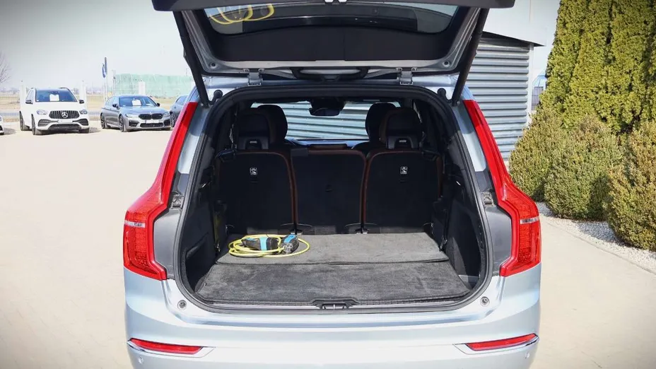 VOLVO XC90 -