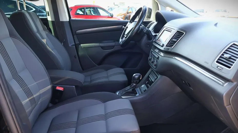 VOLKSWAGEN Sharan -