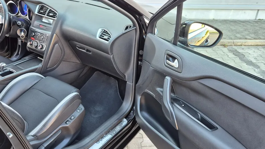CITROEN DS4 -