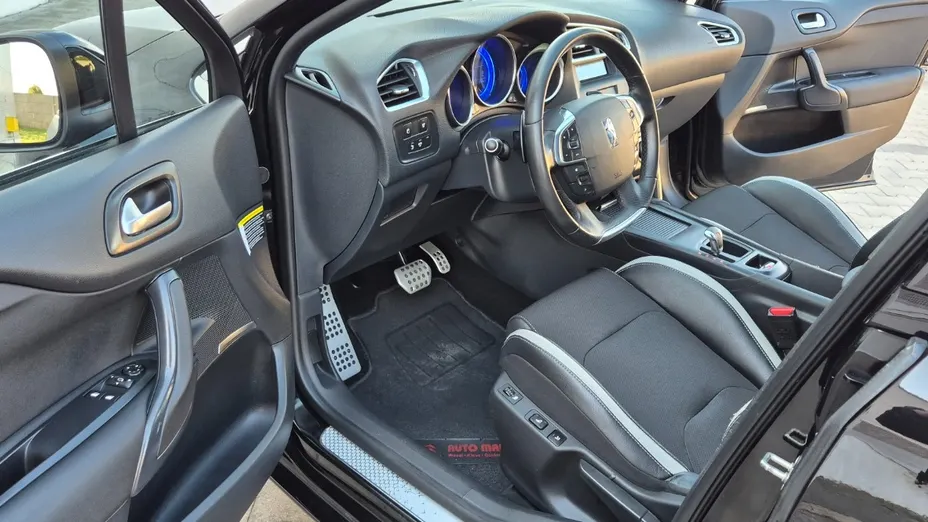 CITROEN DS4 -