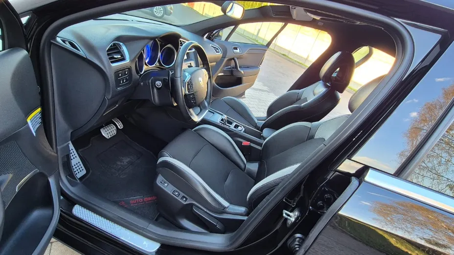 CITROEN DS4 -