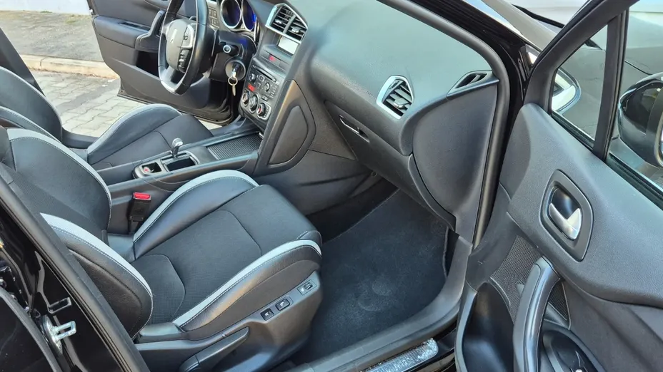 CITROEN DS4 -