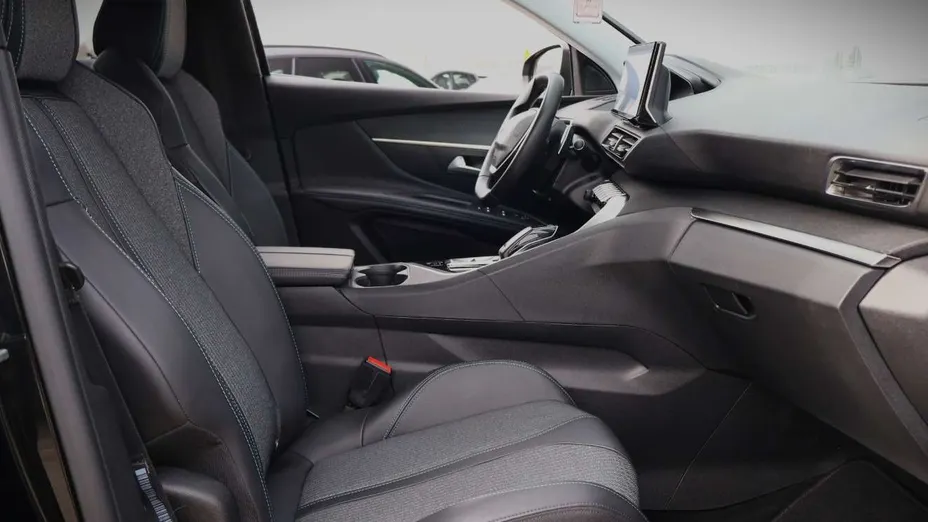 PEUGEOT 3008 -