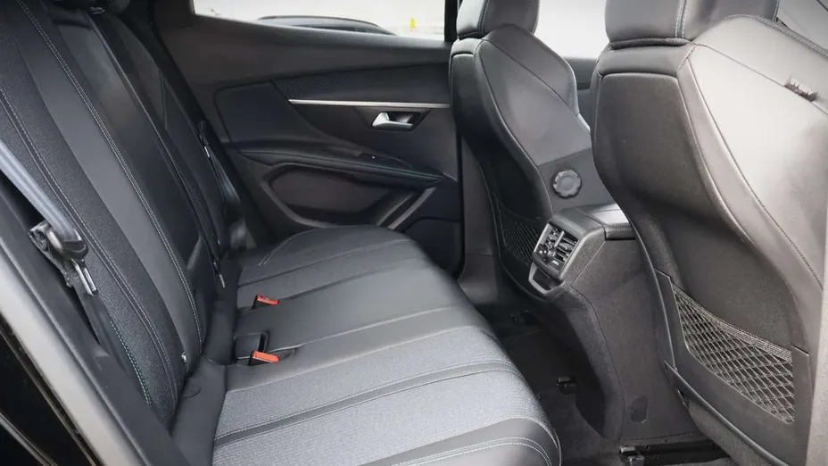 PEUGEOT 3008 -