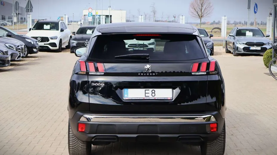 PEUGEOT 3008 -