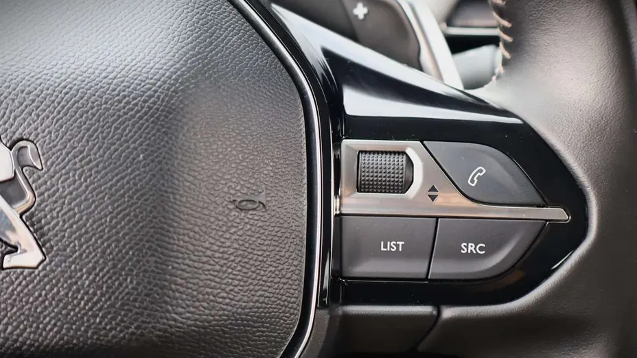 PEUGEOT 3008 -