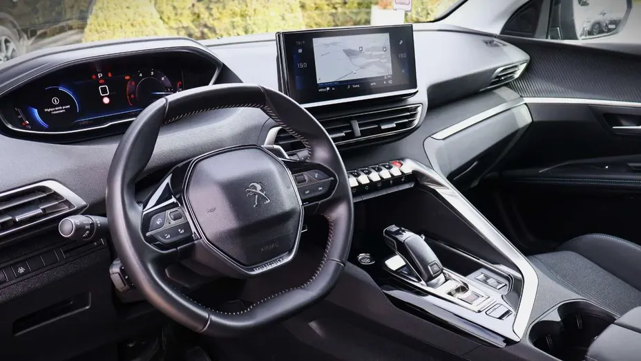 PEUGEOT 3008 -