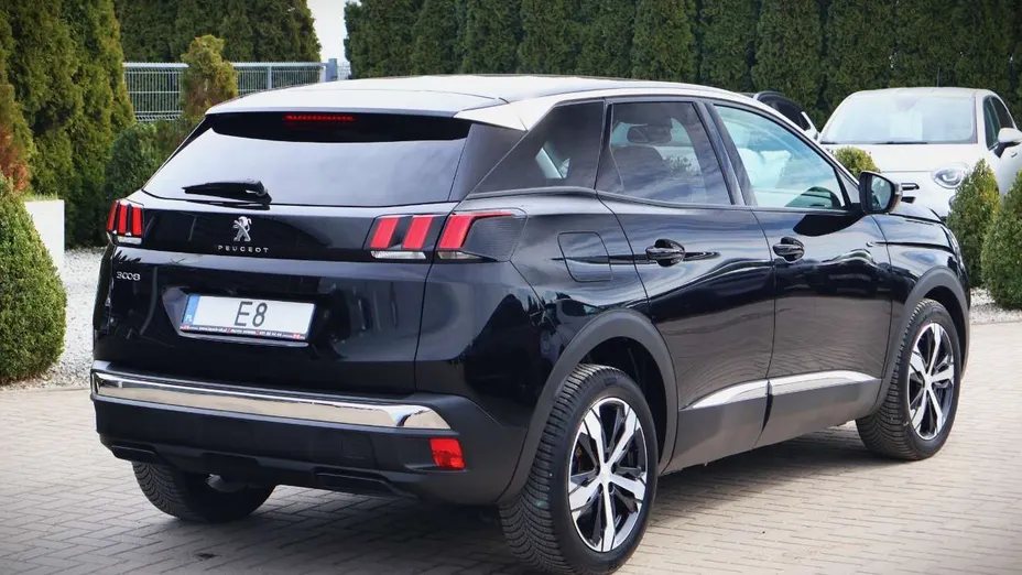 PEUGEOT 3008 -