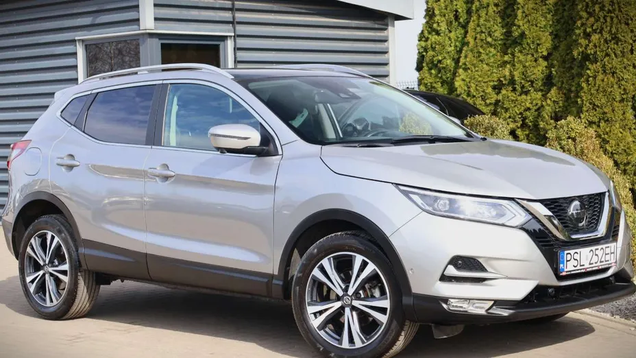 NISSAN Qashqai -