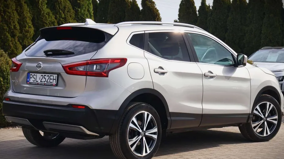 NISSAN Qashqai -