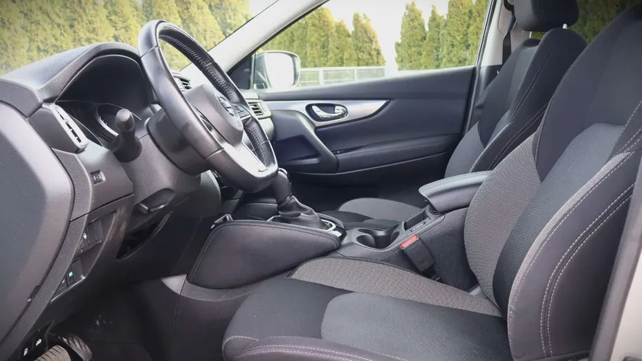NISSAN Qashqai -