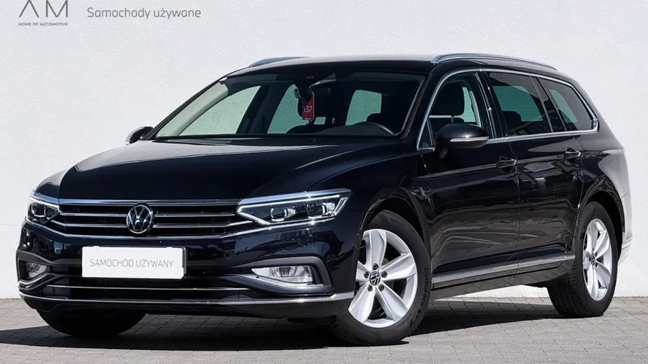 VOLKSWAGEN Passat -