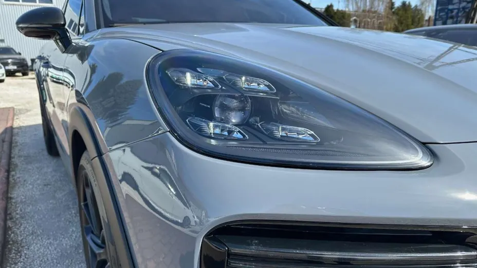 PORSCHE Cayenne -