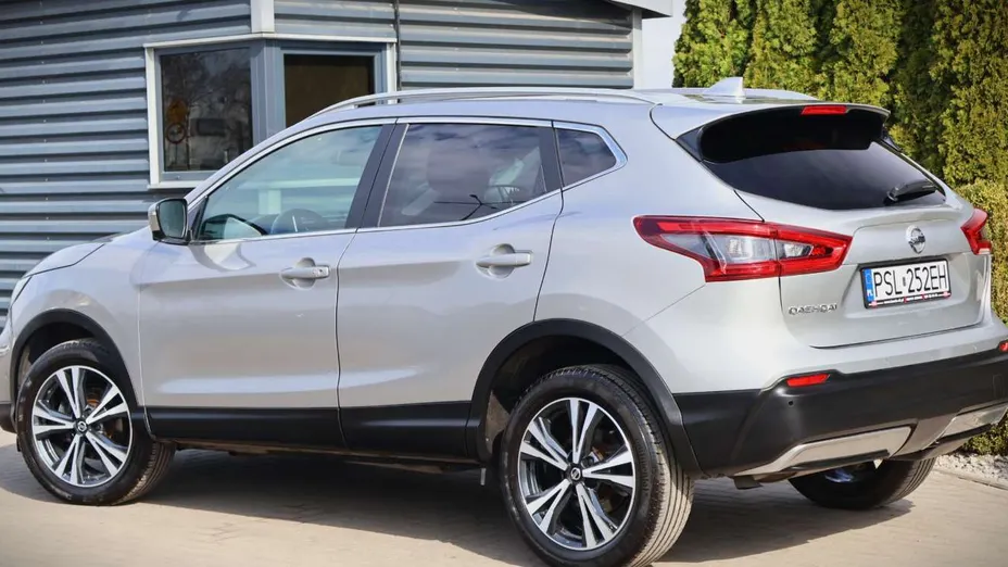 NISSAN Qashqai -