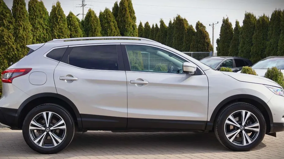 NISSAN Qashqai -