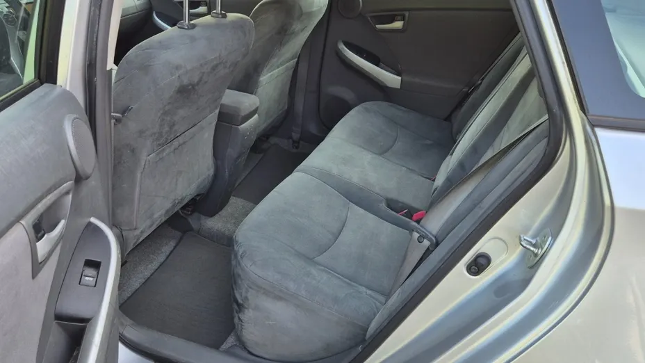 TOYOTA Prius -