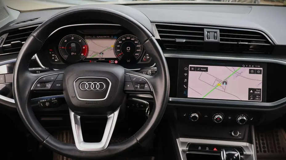 AUDI Q3 -