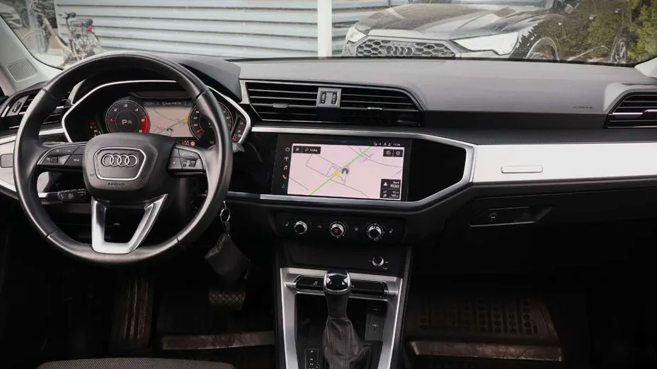 AUDI Q3 -