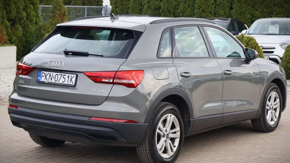 AUDI Q3 -