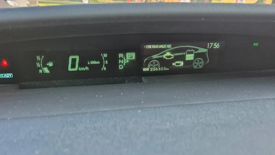 TOYOTA Prius -