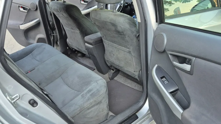 TOYOTA Prius -