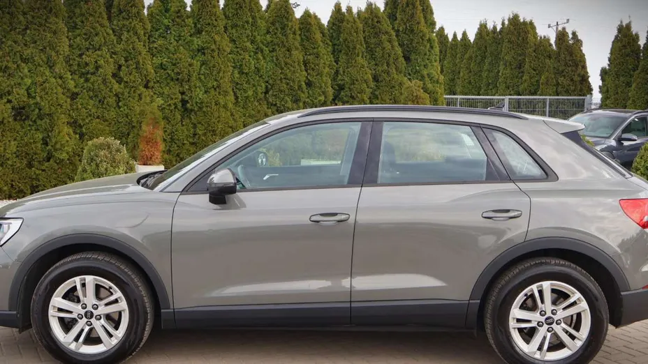 AUDI Q3 -