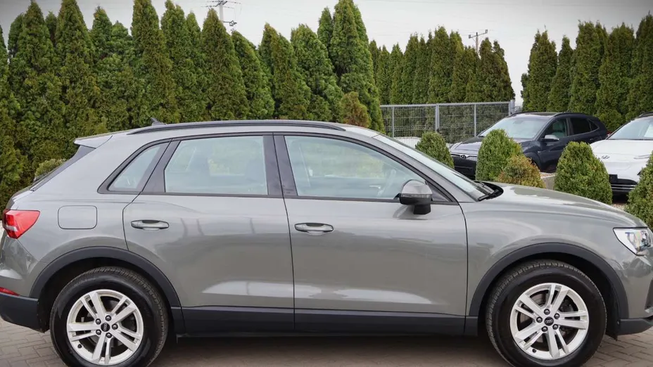 AUDI Q3 -