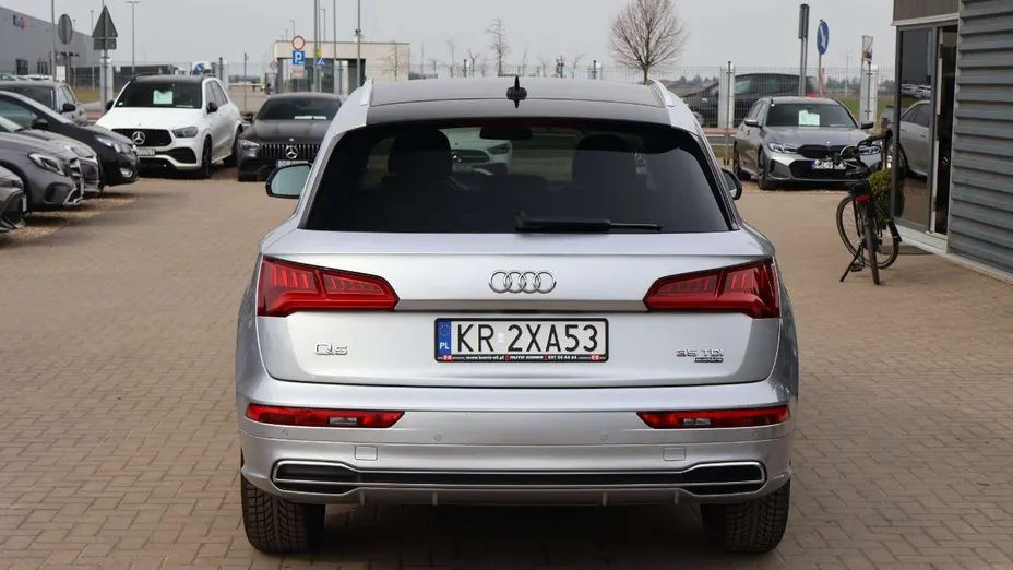 AUDI Q5 -