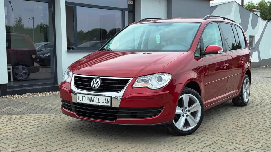 VOLKSWAGEN Touran -