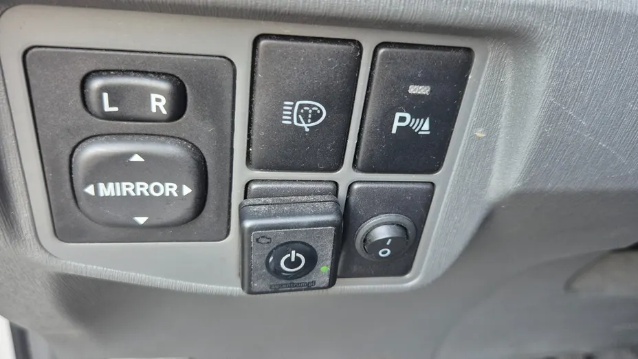 TOYOTA Prius -