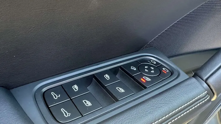 PORSCHE Cayenne -