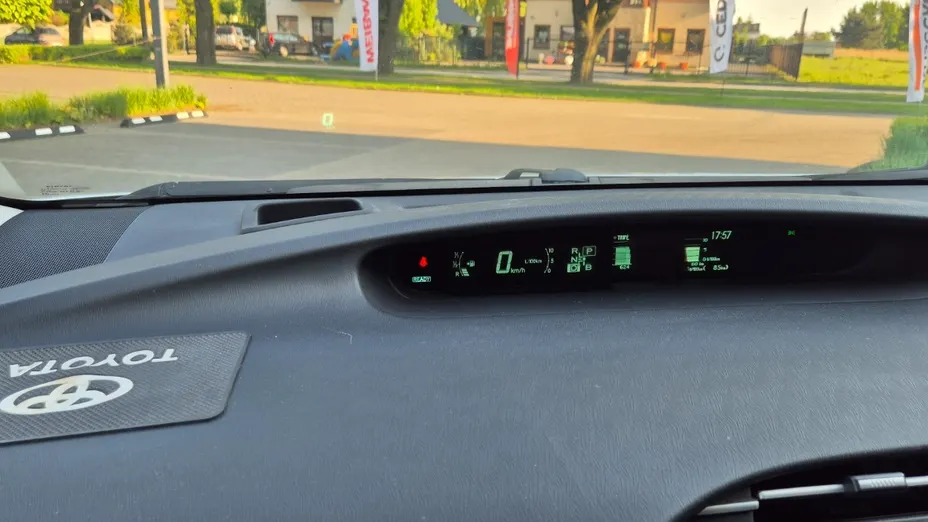 TOYOTA Prius -