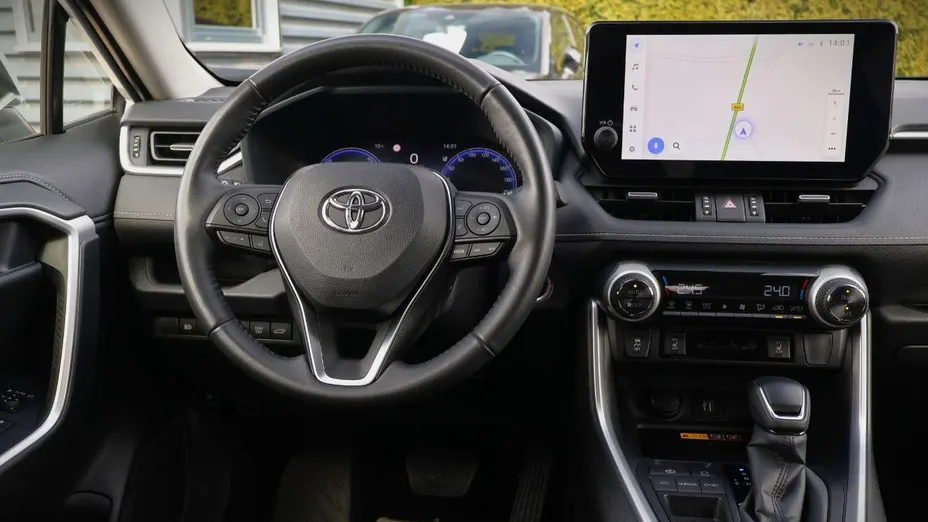 TOYOTA RAV4 -