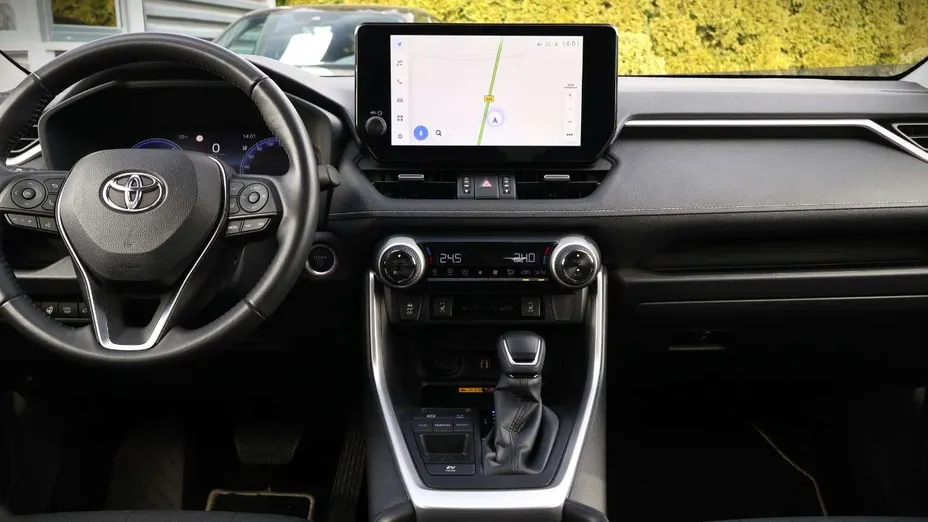 TOYOTA RAV4 -